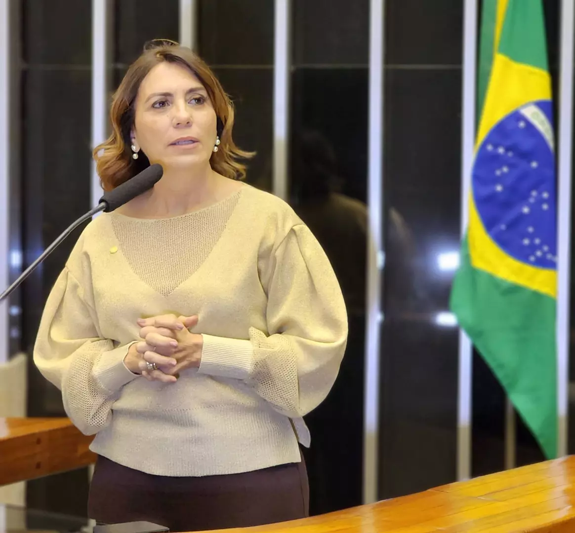 Paraná Pesquisa mostra Rosana Valle em 1º lugar, 11,3 pontos à frente do prefeito de Santos-SP